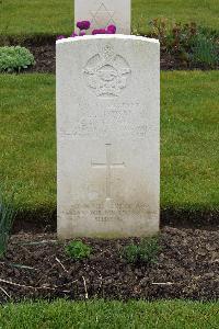 Harrogate (Stonefall) Cemetery - Lindsay, Magnus James